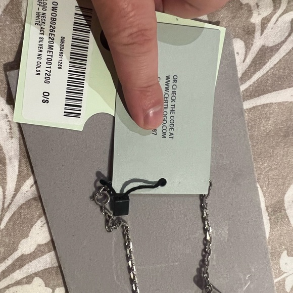 Off-white choker - Picture 3 of 3